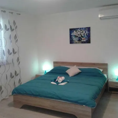 154 - 3 Bedroom * Ilovik
