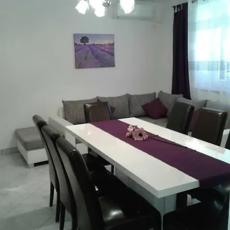 Apartman 154 - 3 Bedroom Ilovik